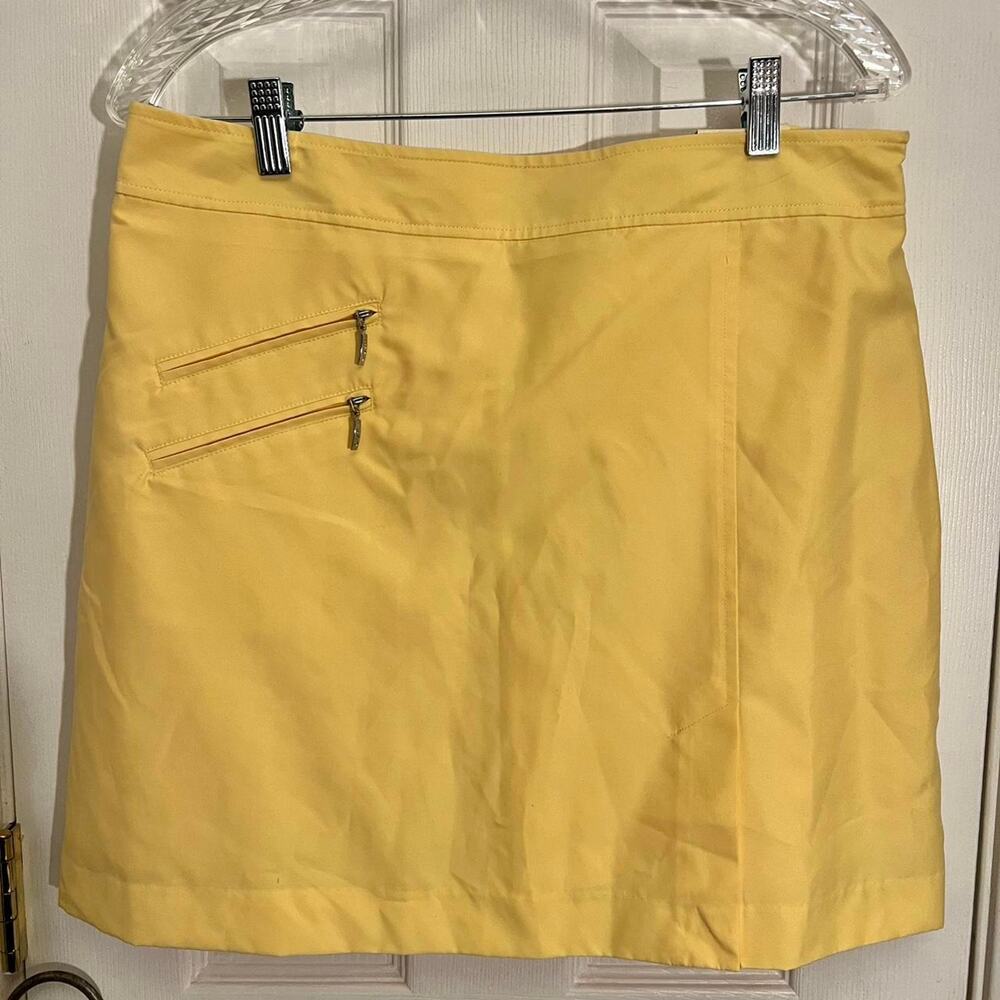 Izod yellow golf skirt with
